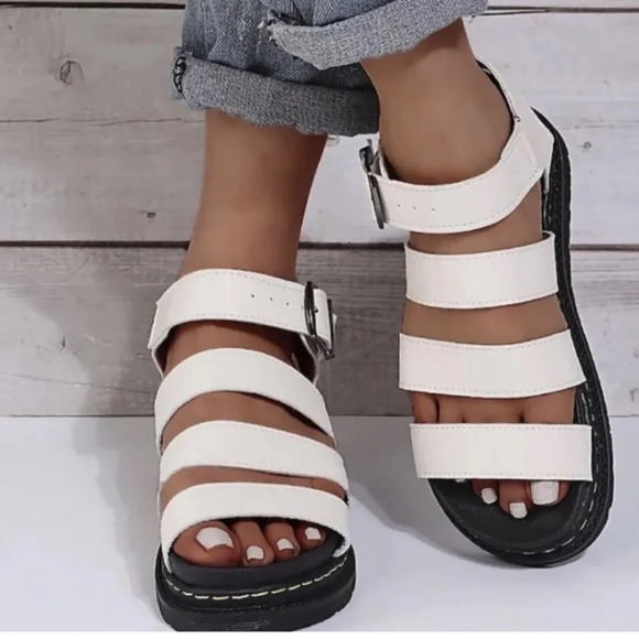 SINCERELY JULES Daring Chunky Lug Sole Vegan Flatforms Sandals Size 8 - Picture 1 of 7